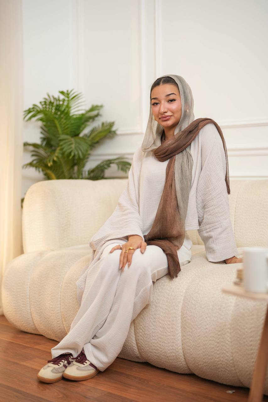 Brown x Grey | Messy