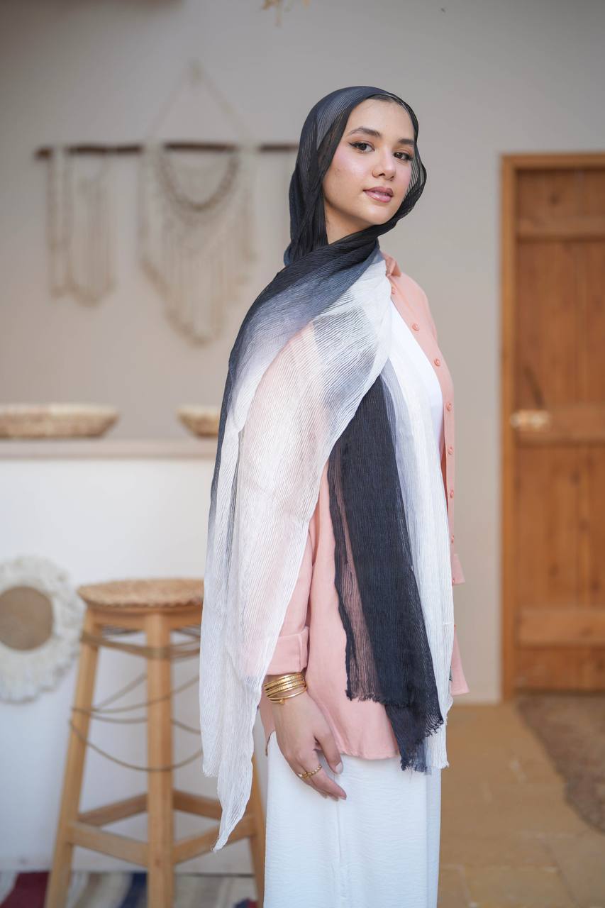 Black x White | Messy