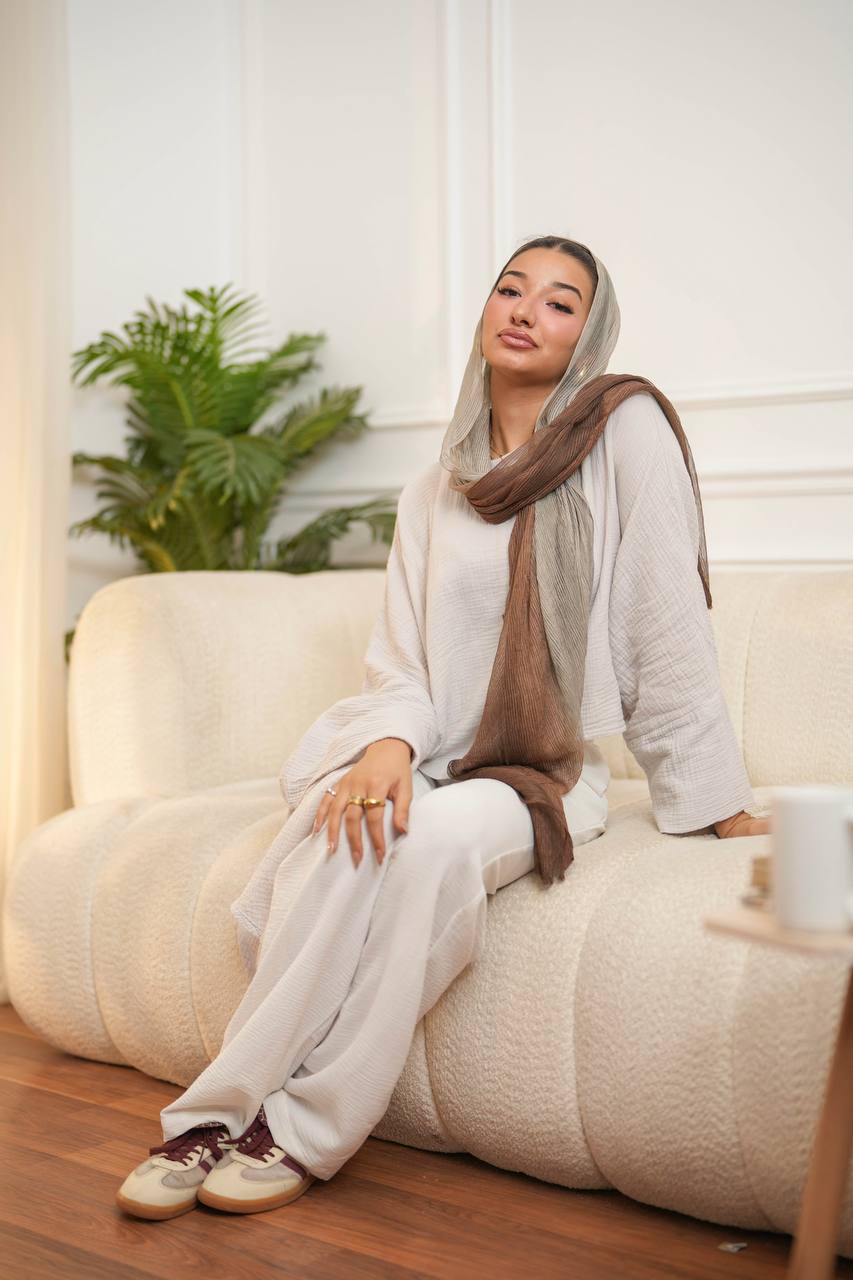 Brown x Grey | Messy