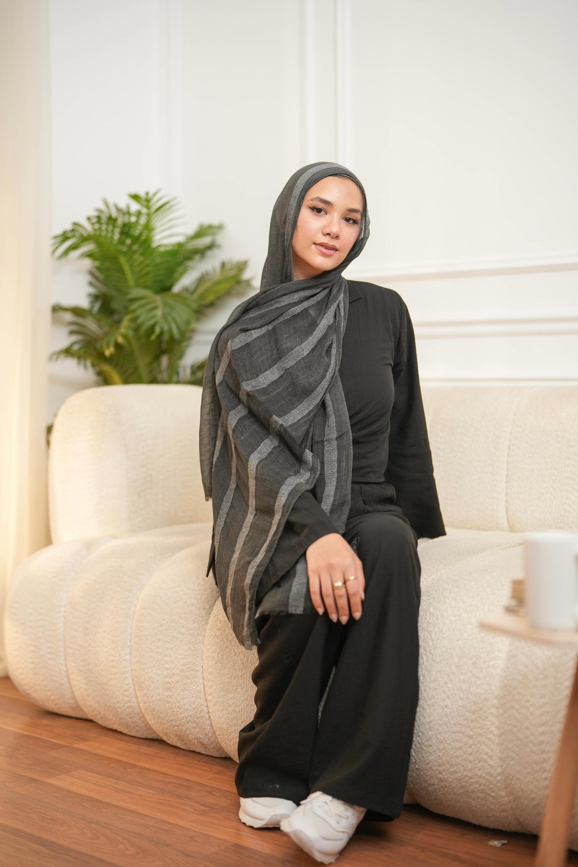 Dark Grey | Strata