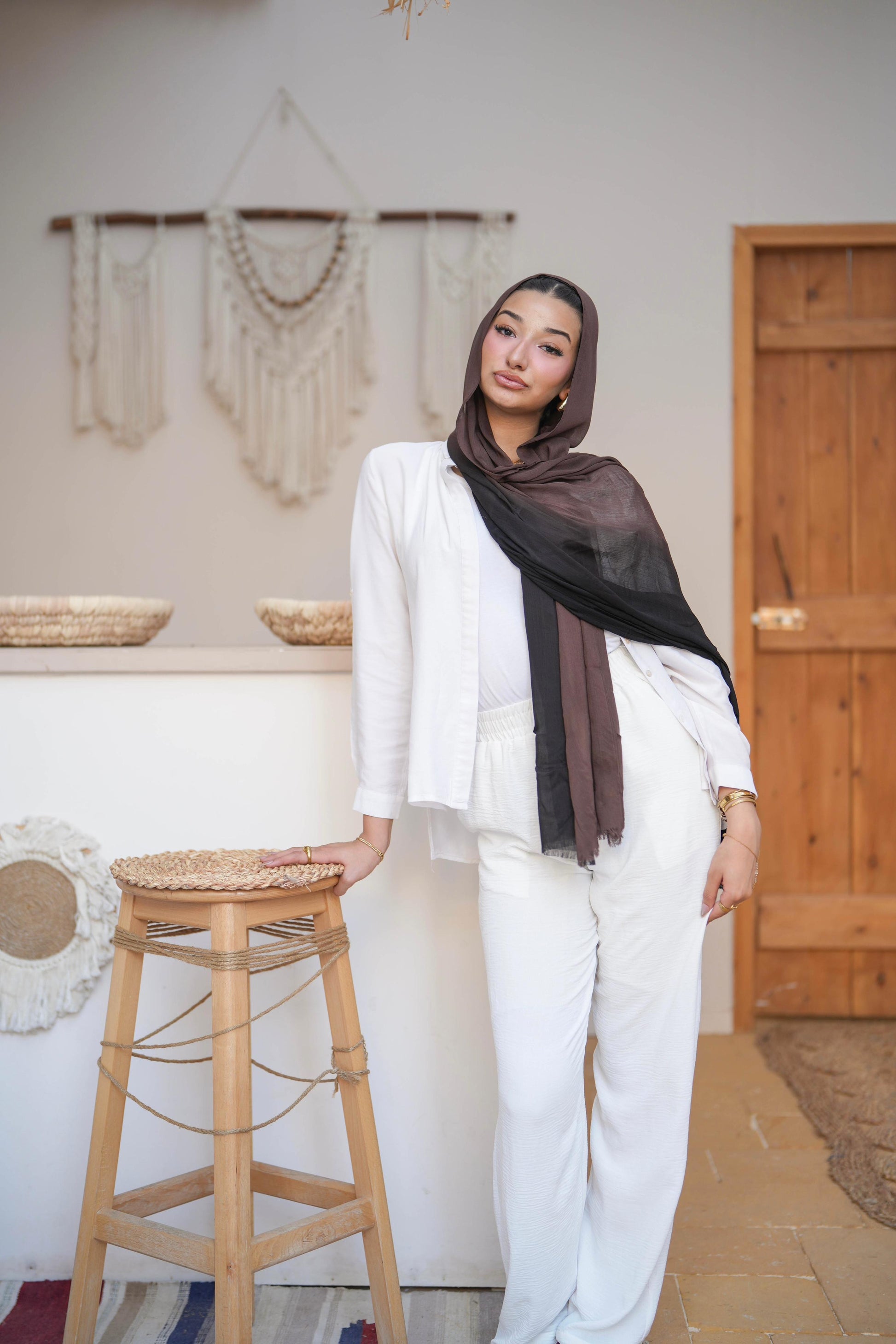 Brown x Black | Harmonia