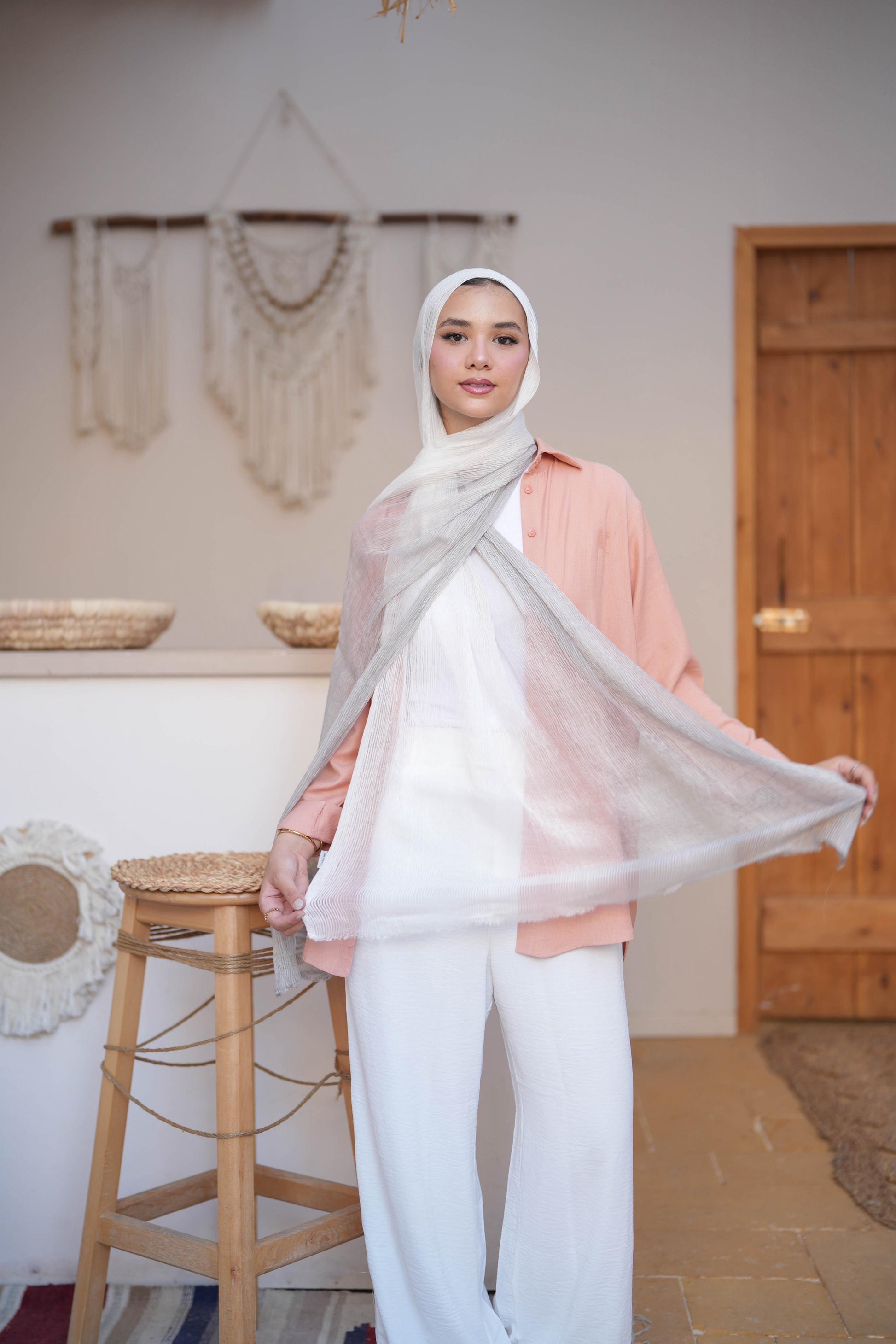 Grey x White | Harmonia