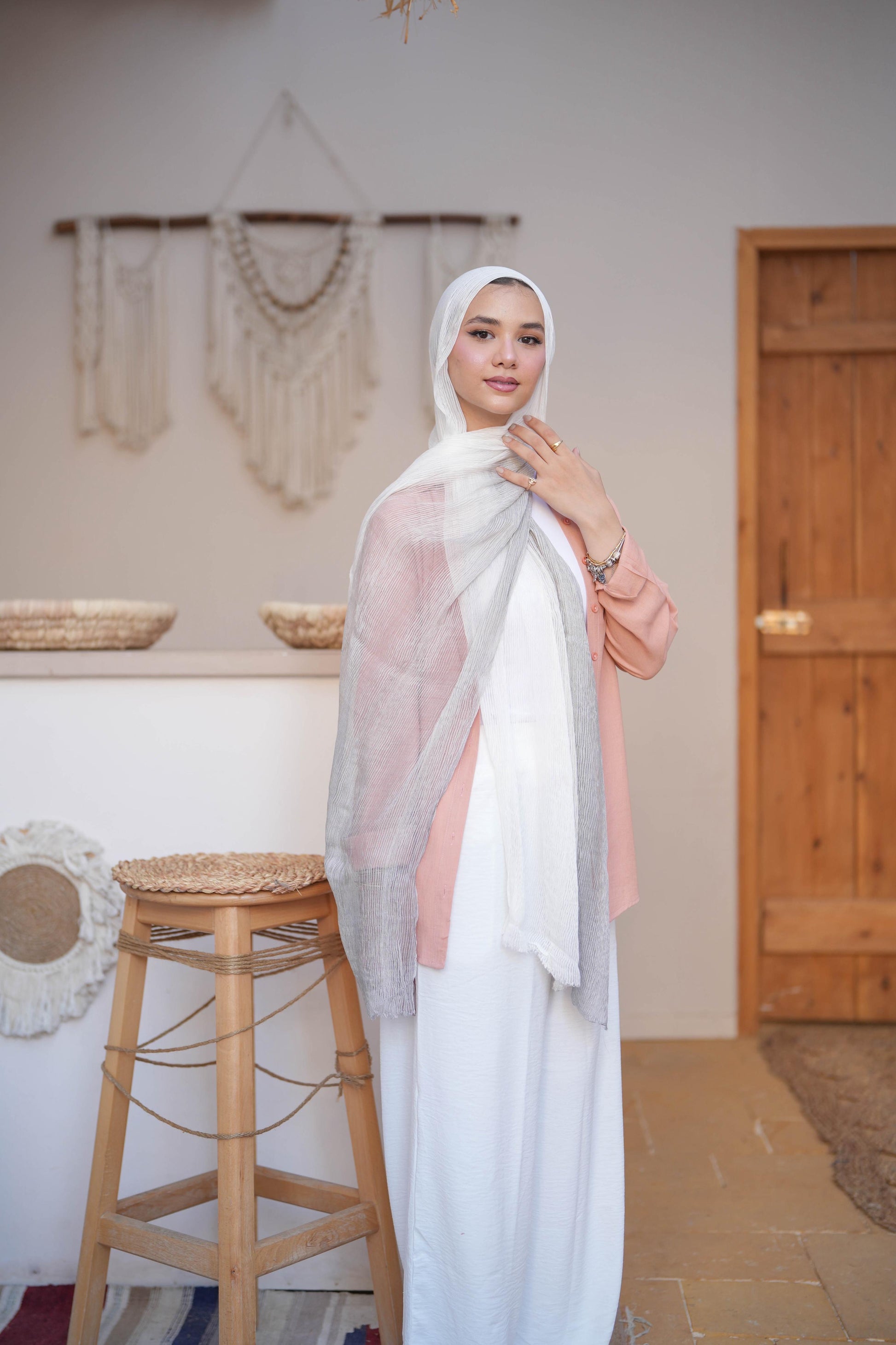 Grey x White | Harmonia