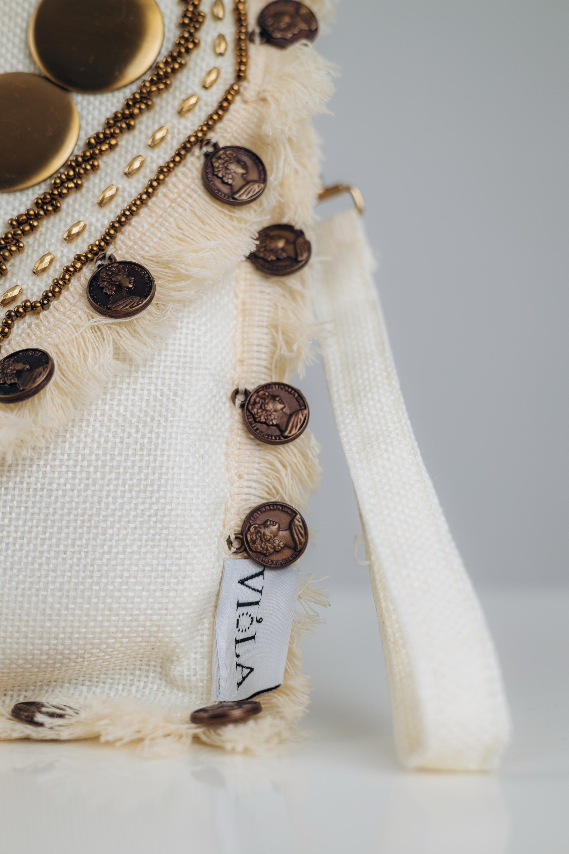 Cambrie | Clutch