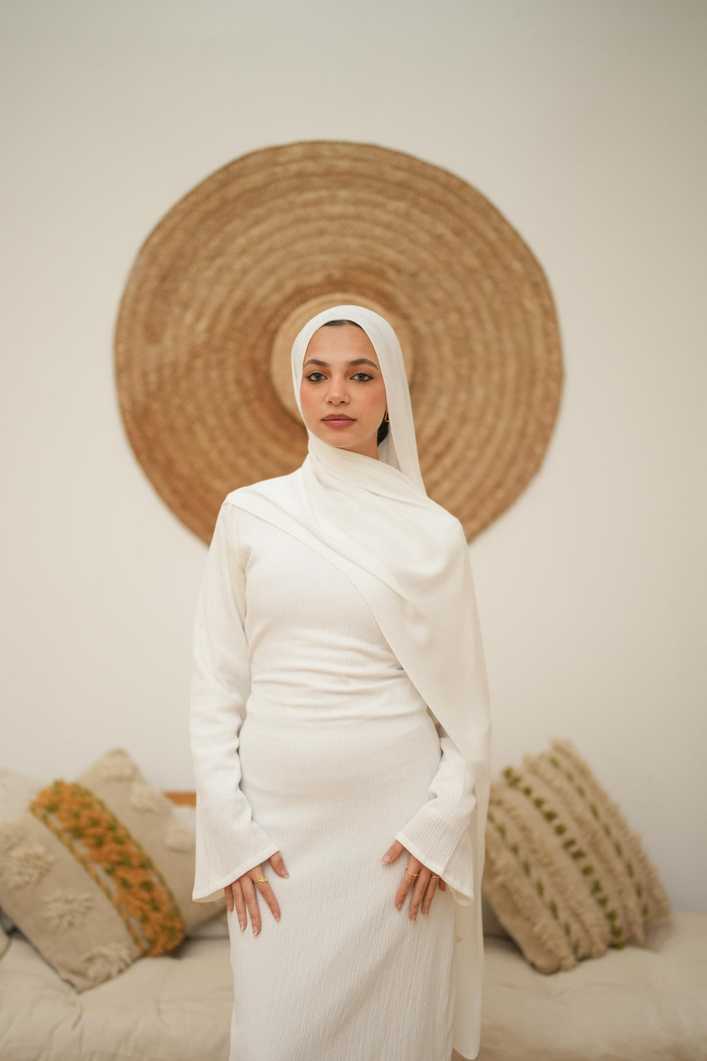 White | Elegance Modal
