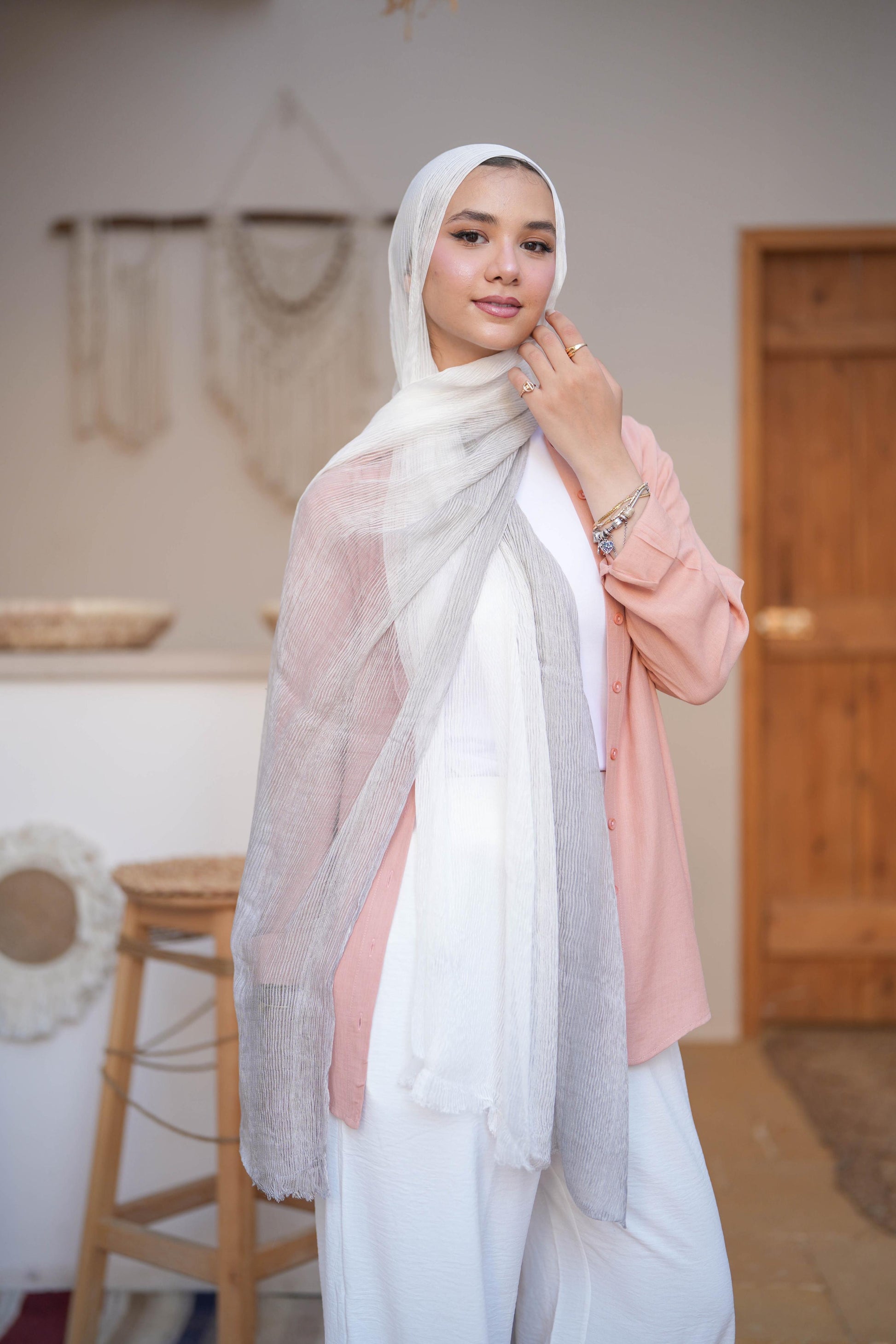 Grey x White | Harmonia