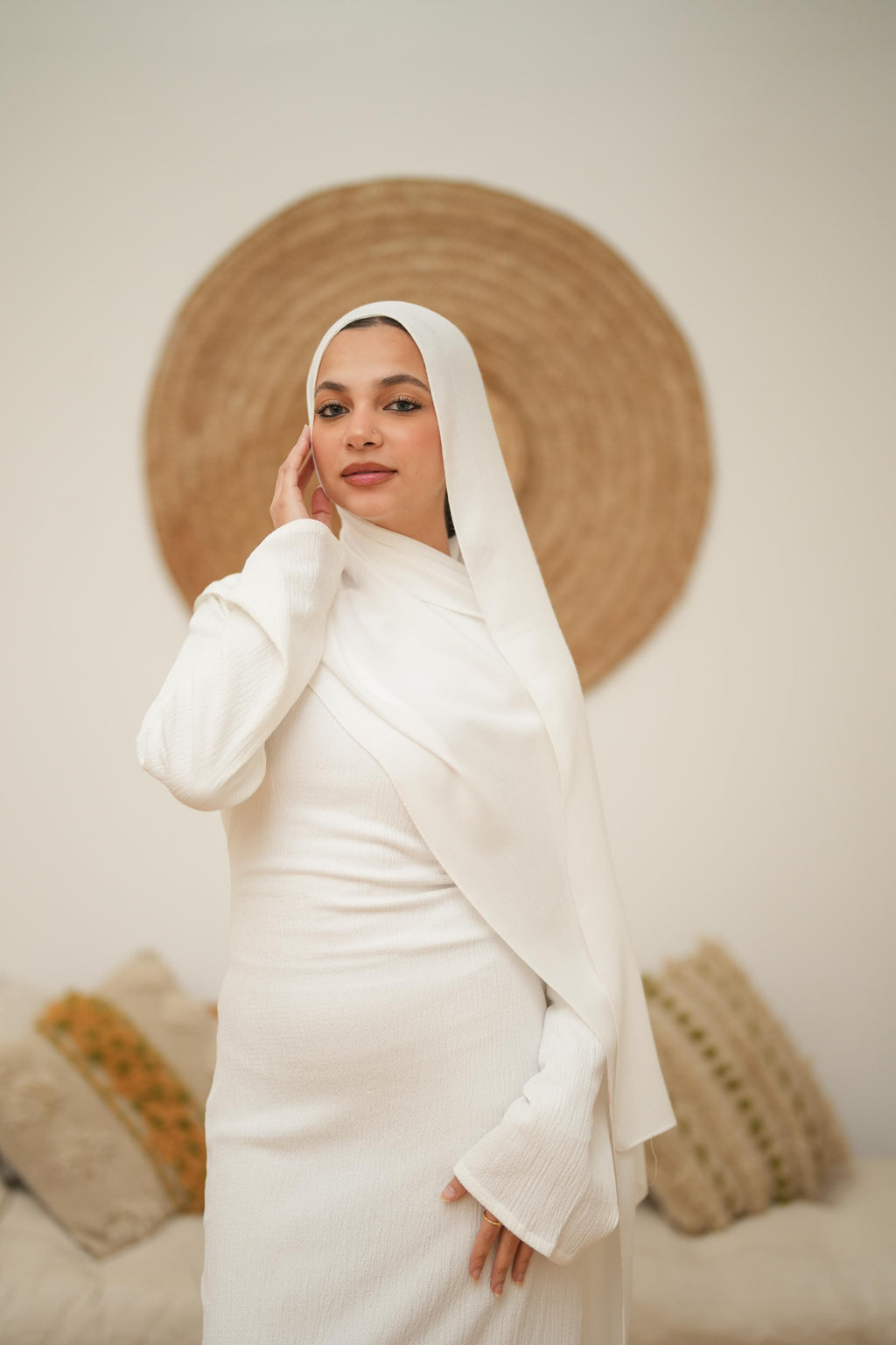 White | Elegance Modal