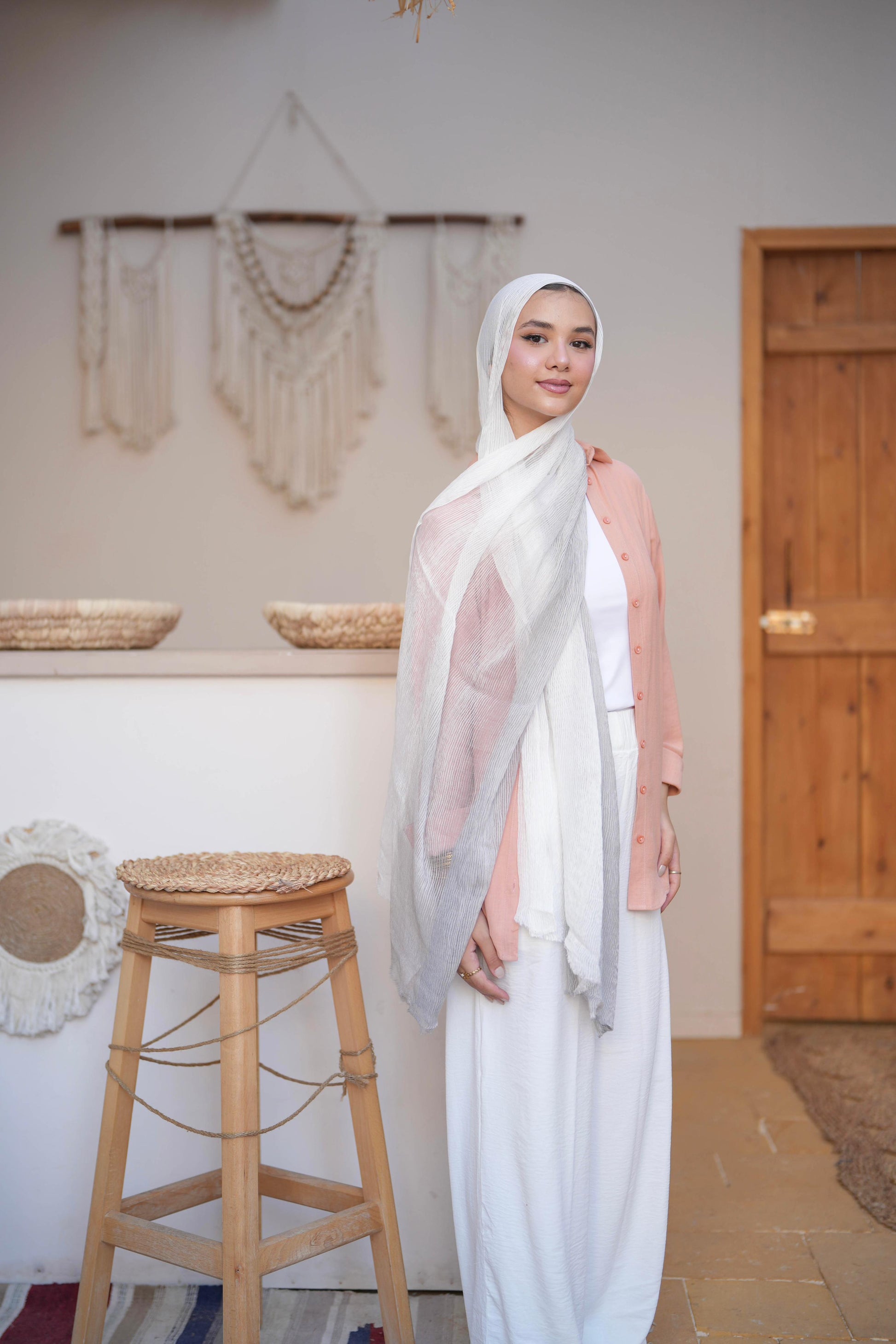 Grey x White | Harmonia
