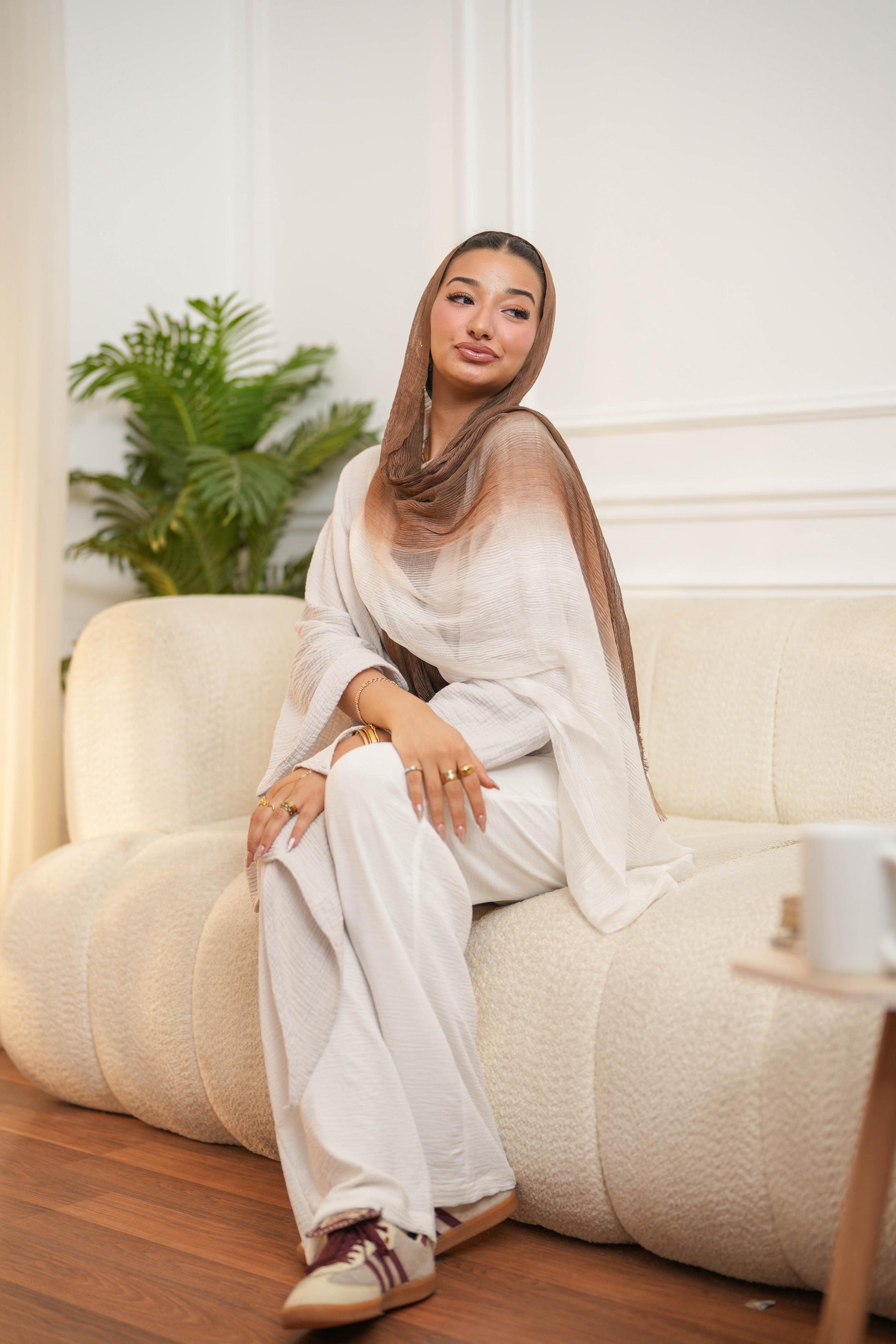 Brown x White | Harmonia